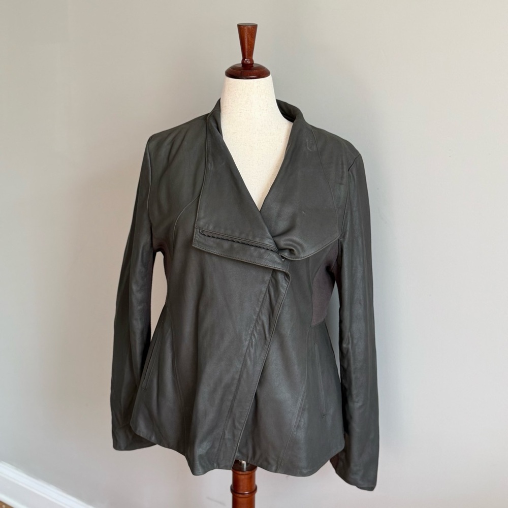 Elie Tahari Lamb Leather Jacket - Picture 2 of 7